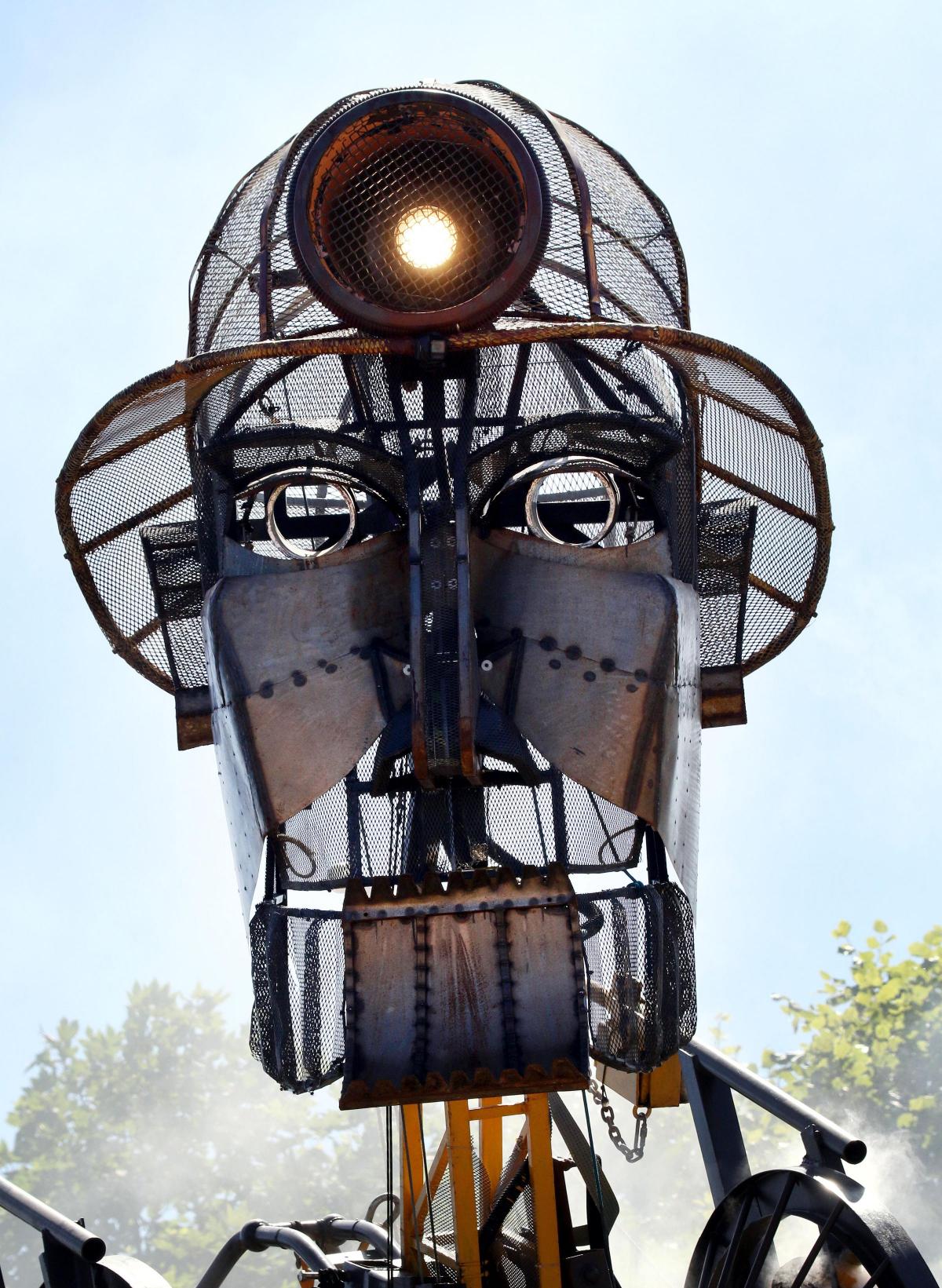Coal Zoom Huge Mechanical Puppet Goes on Walkabout in England